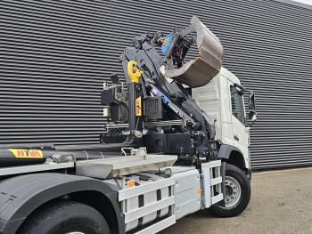 FMX 460 8x4*4 / HMF Z KRAAN + HYVA LIFT